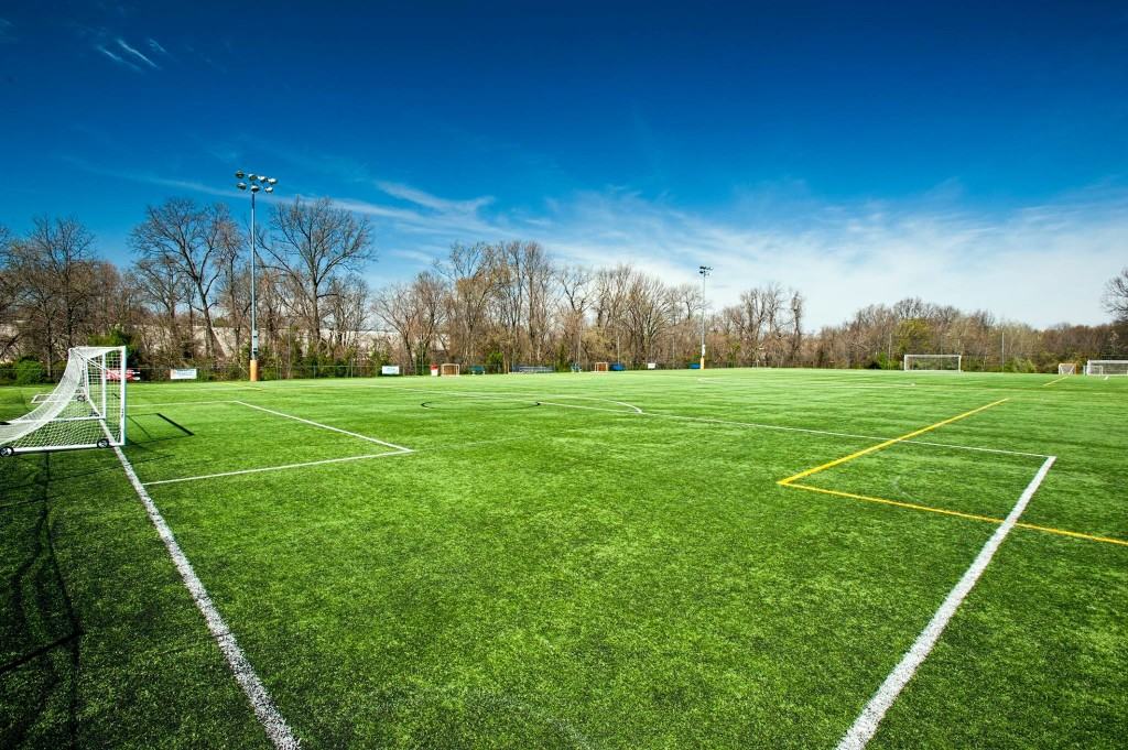 Một số quy định khi thi công sân bóng đá cỏ nhân tạo